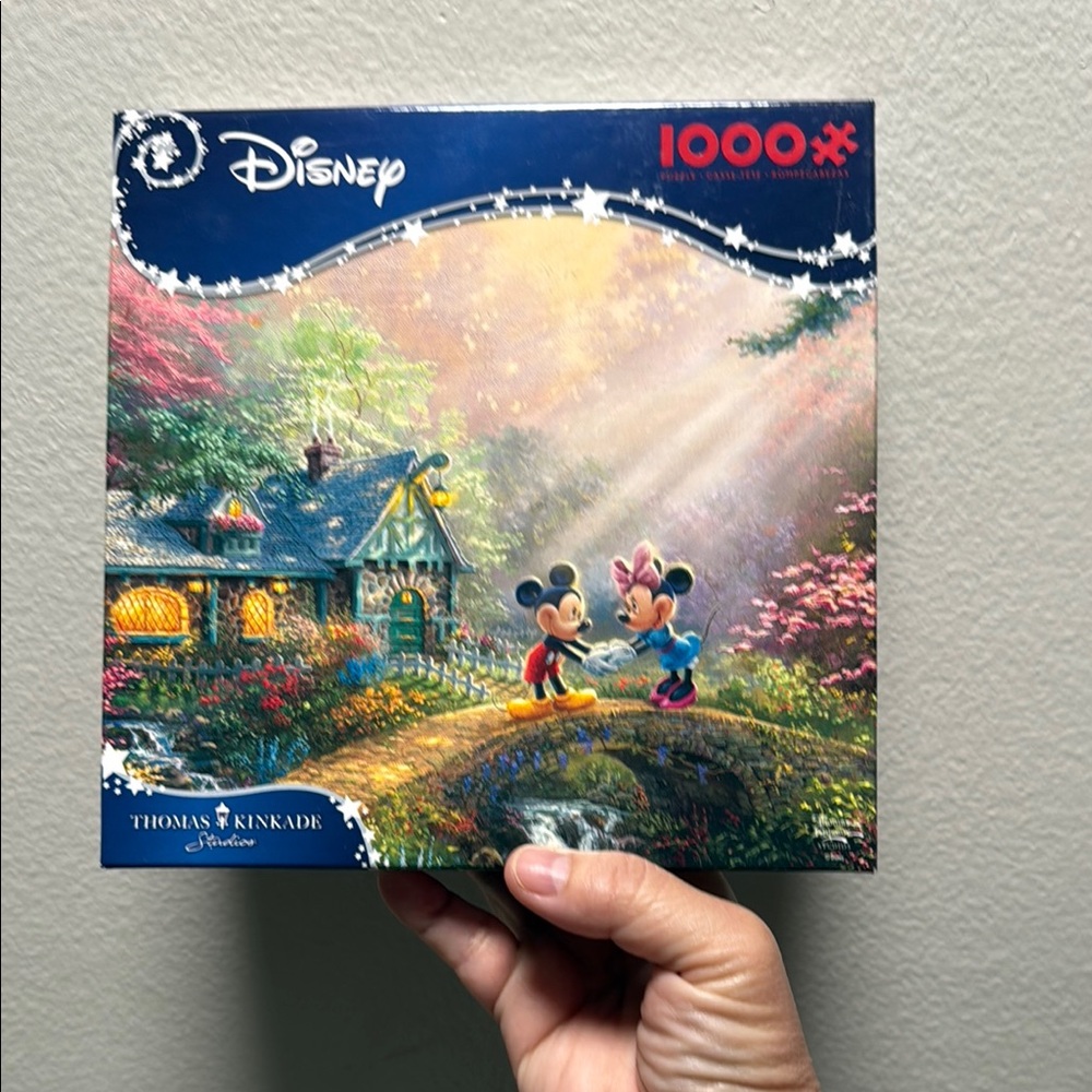 Disney Thomas Kinkade 1000-Piece Puzzle - Mickey and Minnie in Nature